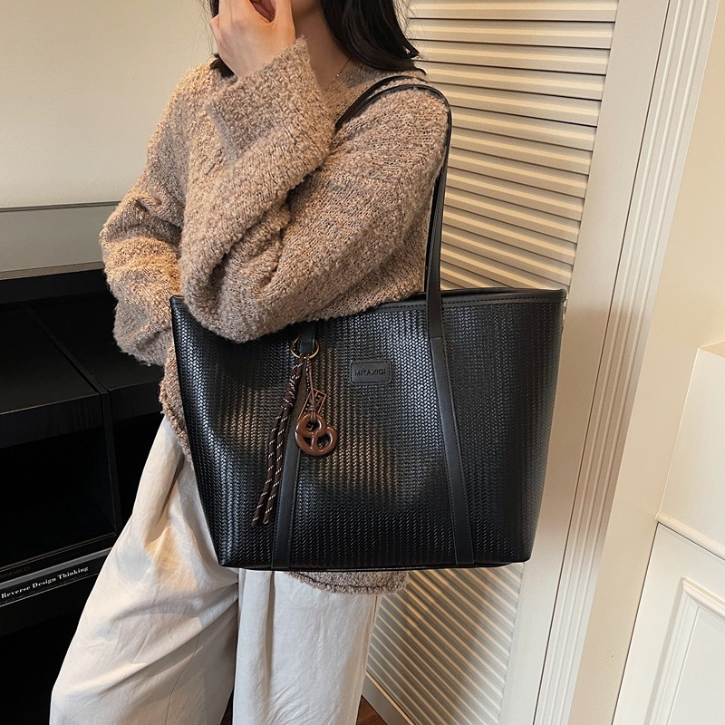 Luxury Brand Designer Bag High-End Large Capacity Tote Bag For Women 2025 Autumn Winter New Commuter Handbag Shoulder Bag Casual Underarm Bag