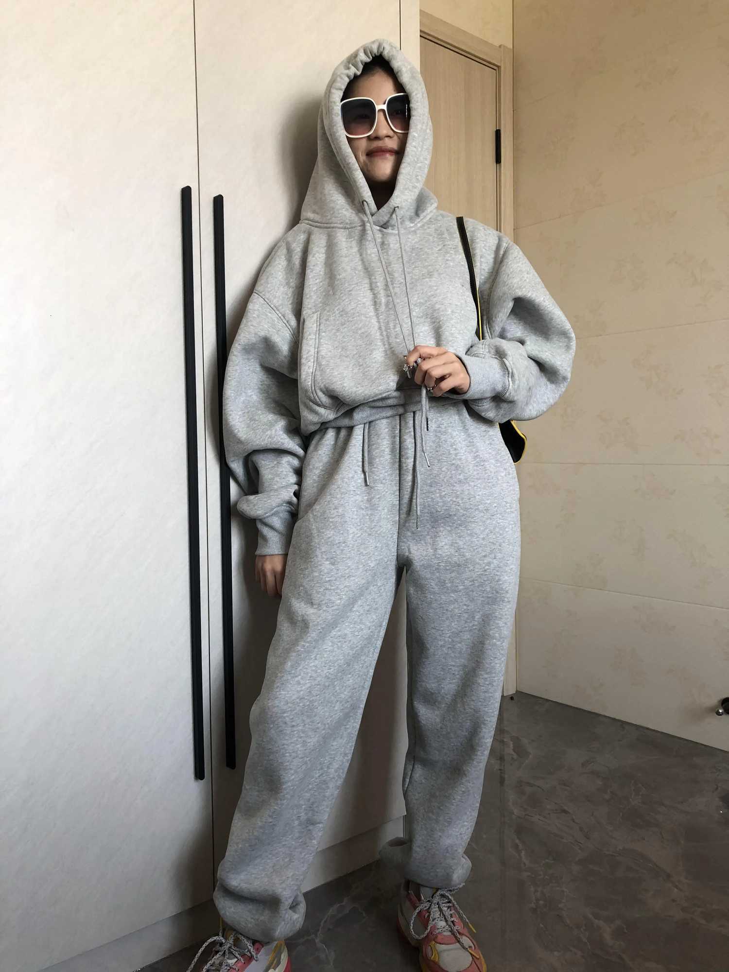 Wholesale Fleece Hoodie with Jogger Pant Sweat Suit Fall Winter 2 Piece Set Tracksuit Women Sports Outfit Two Piece Solid CasualT251022