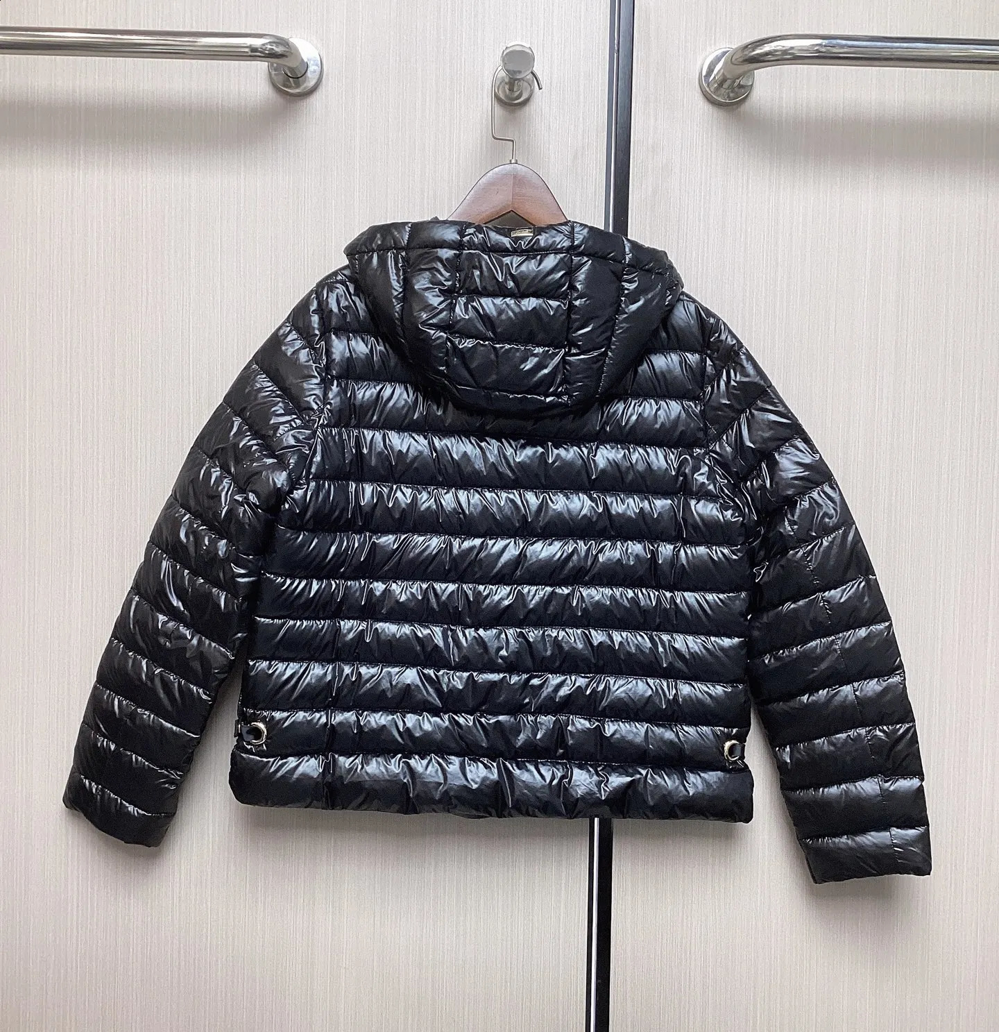 H style pure color drawstring hooded temperament commuting light and thin down jacket 251022