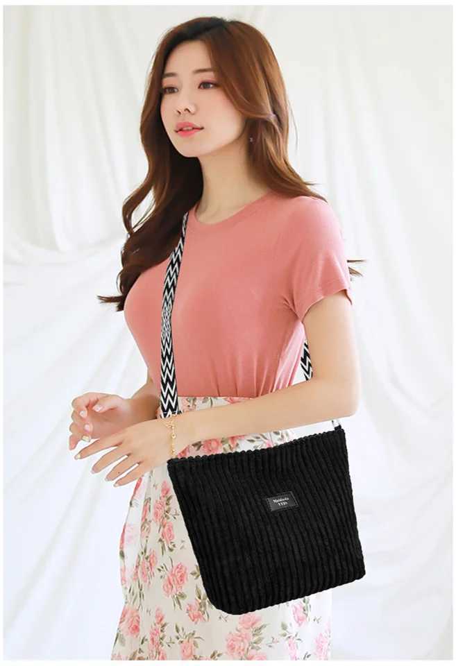 Womens Corduroy Shoulder Bags Large Capacity Solid Color Handbags Daily Commuting Crossbody BagsL251023