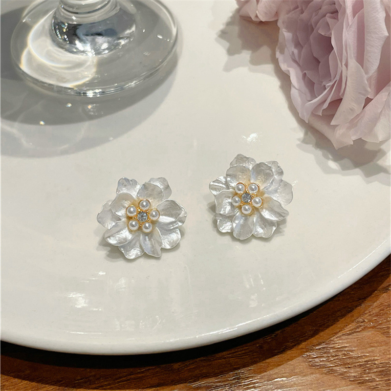 Designer earrings Retro luxury camellia earrings for women, pearl zircon earrings, 925 silver needle design free shipping diamond earrings