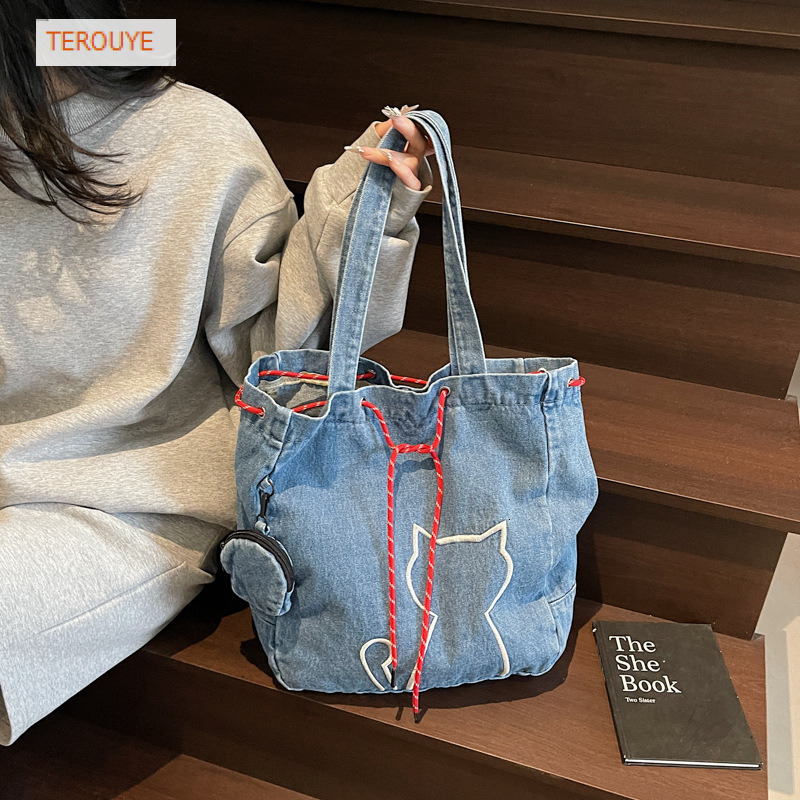 Winter New Embroidered Cowboy Handbag Fashionable and Casual Large Capacity Underarm Bag Trendy and Versatile Women's Shoulder Bag Luxury Designe