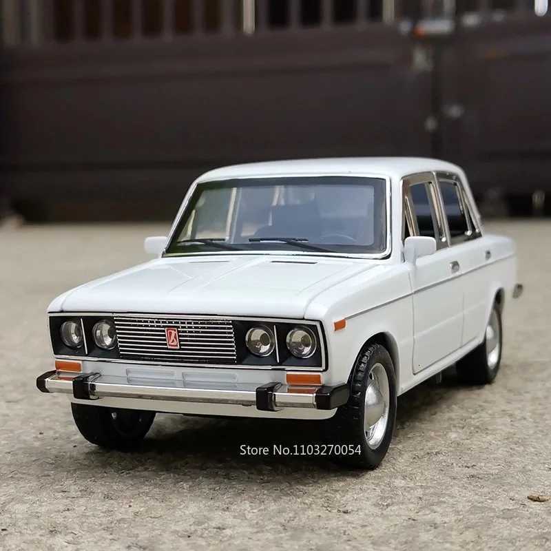 124 LADA 2106 Diecast Alloy Car Model Toy Metal Body Door Can Opened Toy Car Pull Back Sound Light Rubber Tire Vehicle Boy GiftT251023