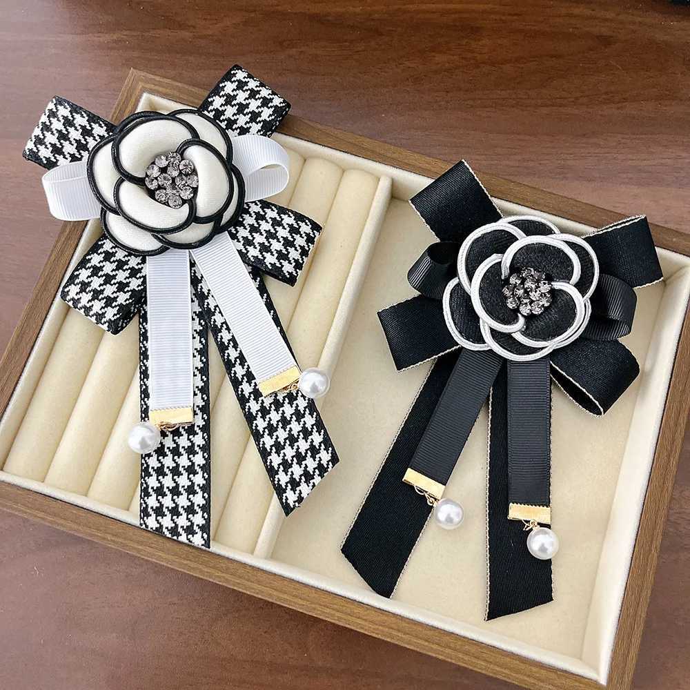Korean Fabric Bow Brooch Rhinestone Pearl Fashion lia wer Lel Pins Luxry Wedding Party Badge Jewelry Gifts for Wen Y251023