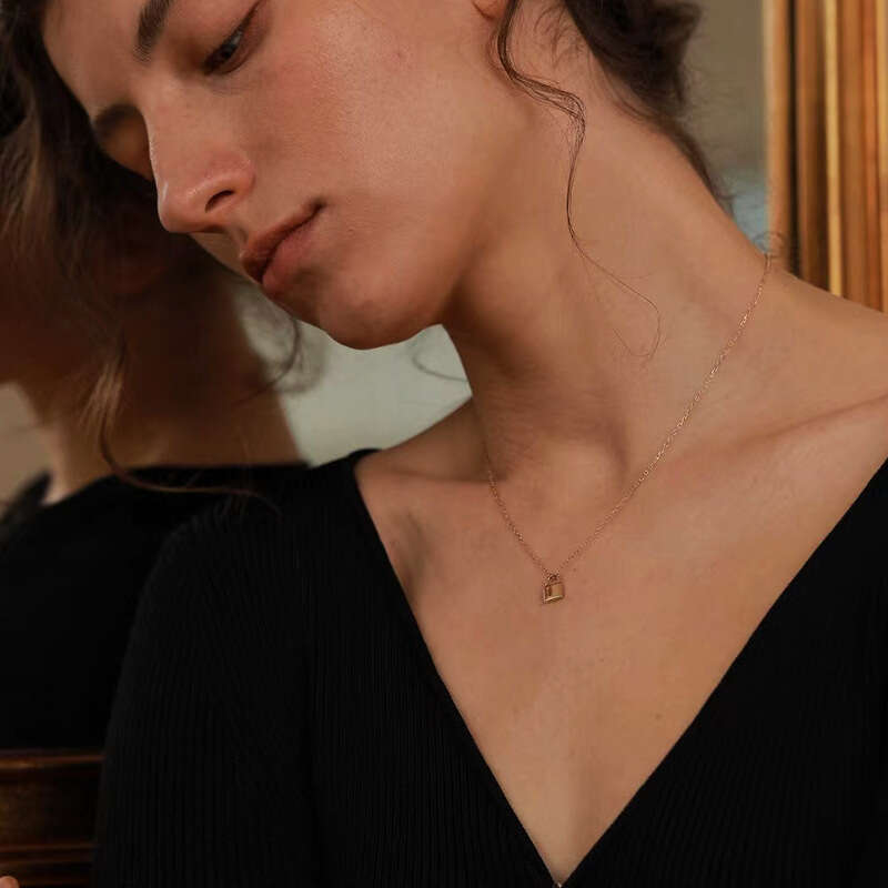 Necklace Designer luxury charm pendant necklace Smooth lock for Women men Simple Elegant Fashion High-End 925 silver plated with 18K gold Festival vac