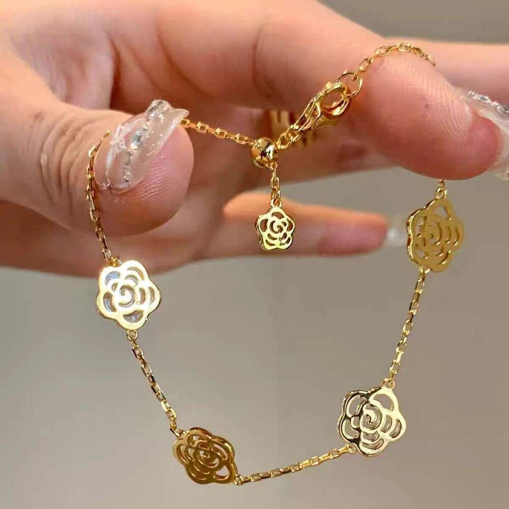 New Hollow Camellia Bracelet 2024 Vintage Style High-Value Design Light Fashion Jewelry