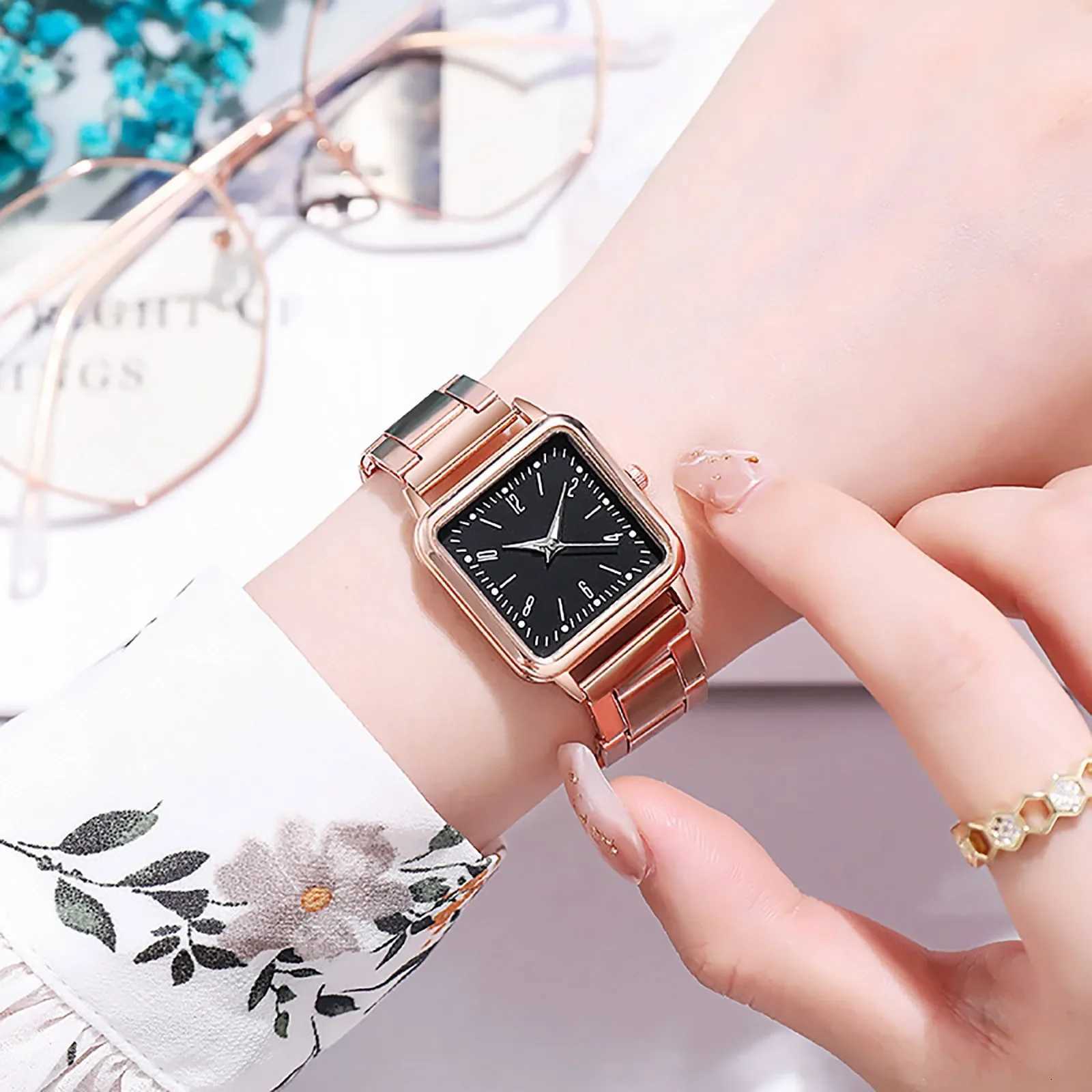 2024 Business Quartz Watch Women Rose Gold Simple Fashion Casual Brand Wristwatch Luxury Lady Square Watches Relogio FemininoL251023