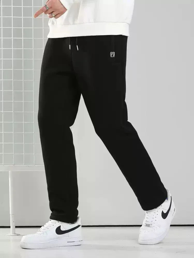 Winter Mens Sweatpants Thick Warm Fleece Joggers Sportswear Zip Pockets Cotton Casual Track Pants Plus Size 6XL 7XL 8XL 251023