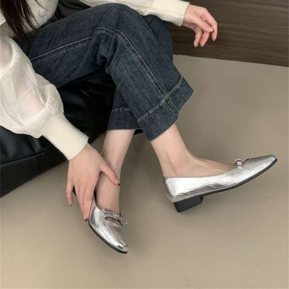 Designer Shoe Gentle Fairy Style Little Red Round Toe Shallow Mouth Bowknot Thin Strap Hollow Flat Pregnant Women Grandma Single Shoes