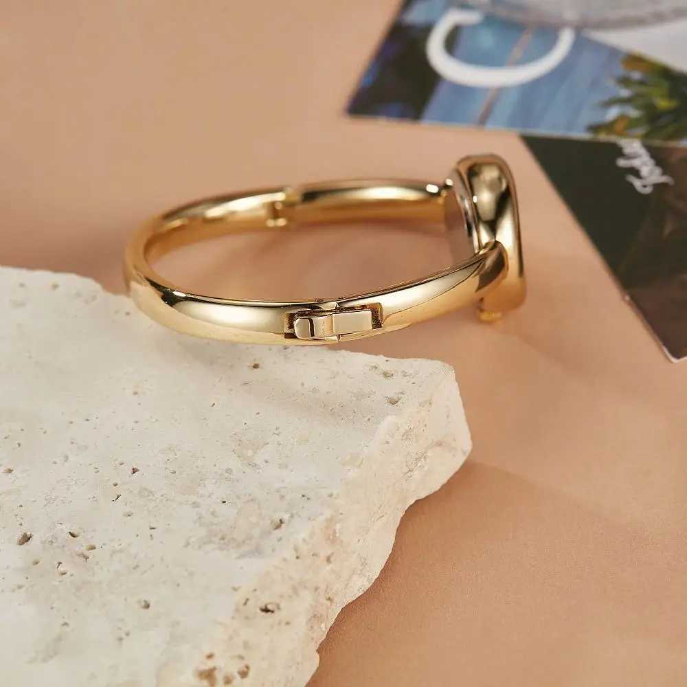 Fashionable Luxury Elegant ladies Bracelet Watch Roman Numeral Oval Waterproof Womens Quartz Watch reloj L251023