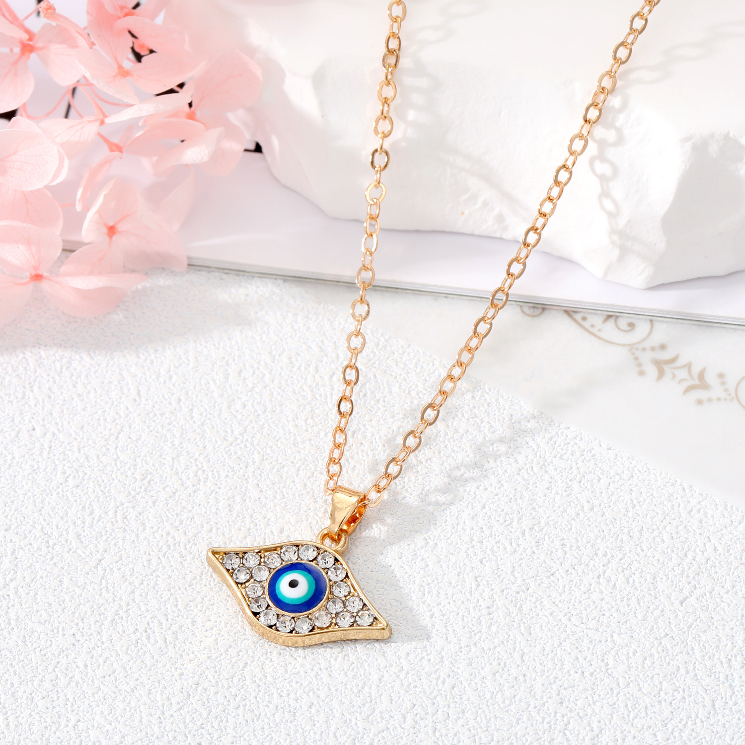 Gold necklace Personalized and trendy zircon round eye 18k gold devil's eye pendant, luxurious and high-end Halloween gift necklace for men