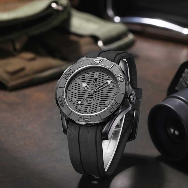 Top Brand Sport Men Quartz Watch Luxury Silicone Strap Waterproof Luminous Military Man Watches Fashion Male Clock Reloj HombreL251023