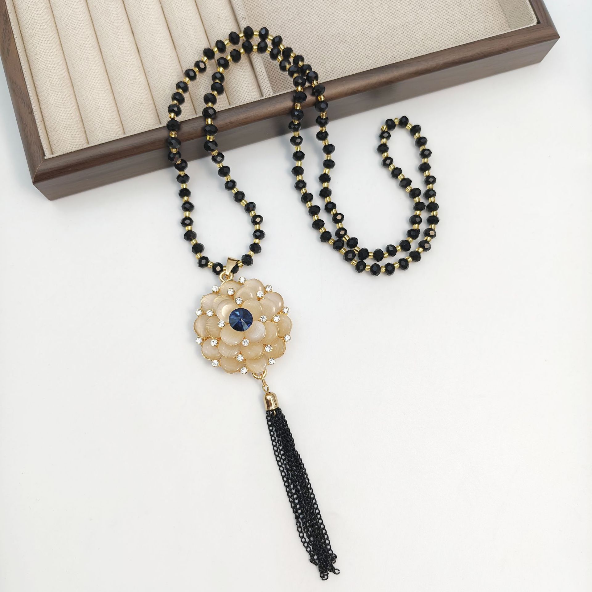Gold necklace Pearl sweater chain women's camellia long style high-end minimalist pendant gift necklace for men free shipping