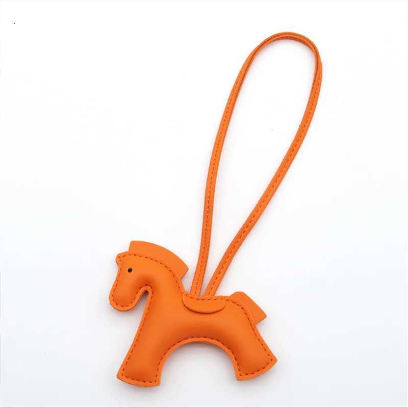 WomenS Bag Pony Keychain Pendant High Quality Horse Ornament Handmade Stitching Charm Fashion Accessory Gift Z251023