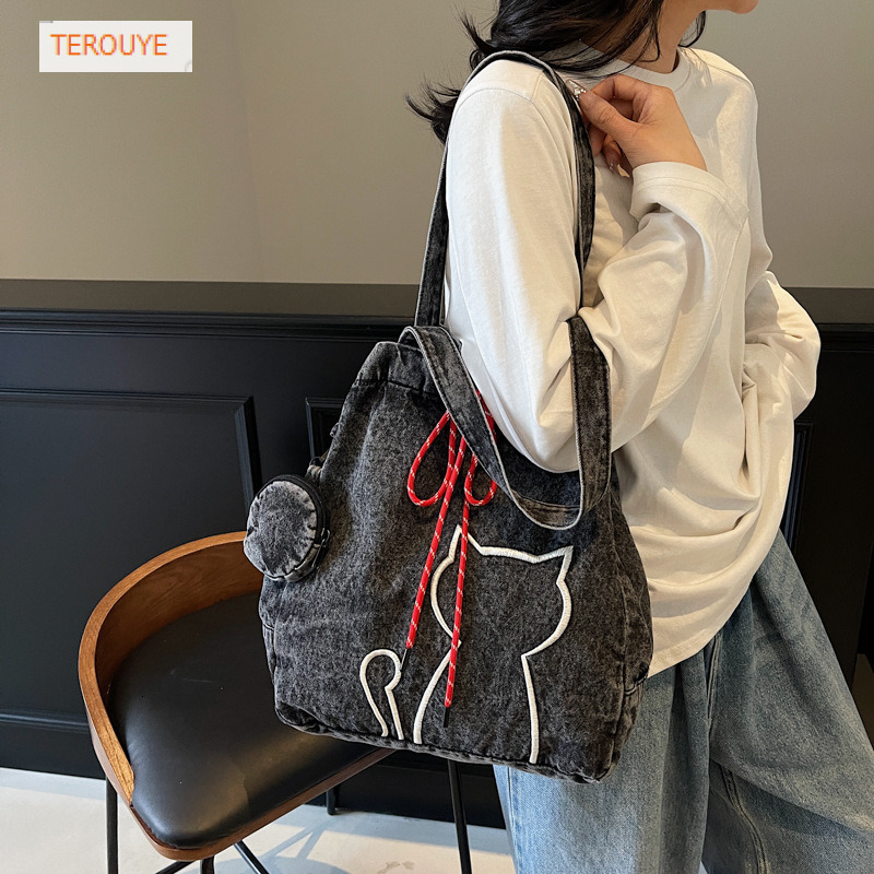 Winter New Embroidered Cowboy Handbag Fashionable and Casual Large Capacity Underarm Bag Trendy and Versatile Women's Shoulder Bag Luxury Designe