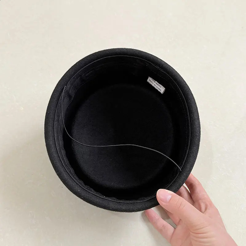 Classic er Ladies Black 100 Wool Beret Hat Fancy Felt Hat Warmer Winter Cap Women Fedora Hat Fascinator Formal Russia Hat251018