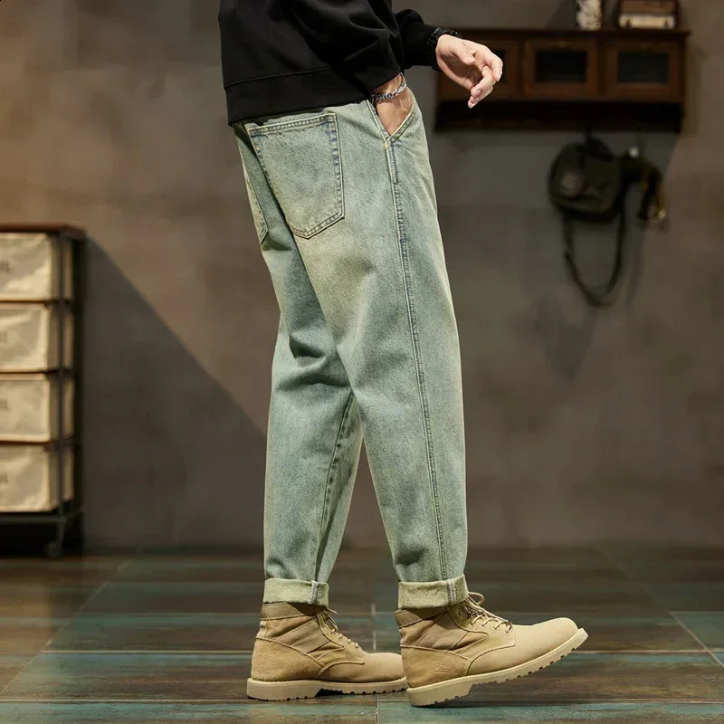 2025 Autumn and Winter Loose Versatile Harem Pants Retro Simple Fashion Solid Color Comfortable Jeans for Men 251018