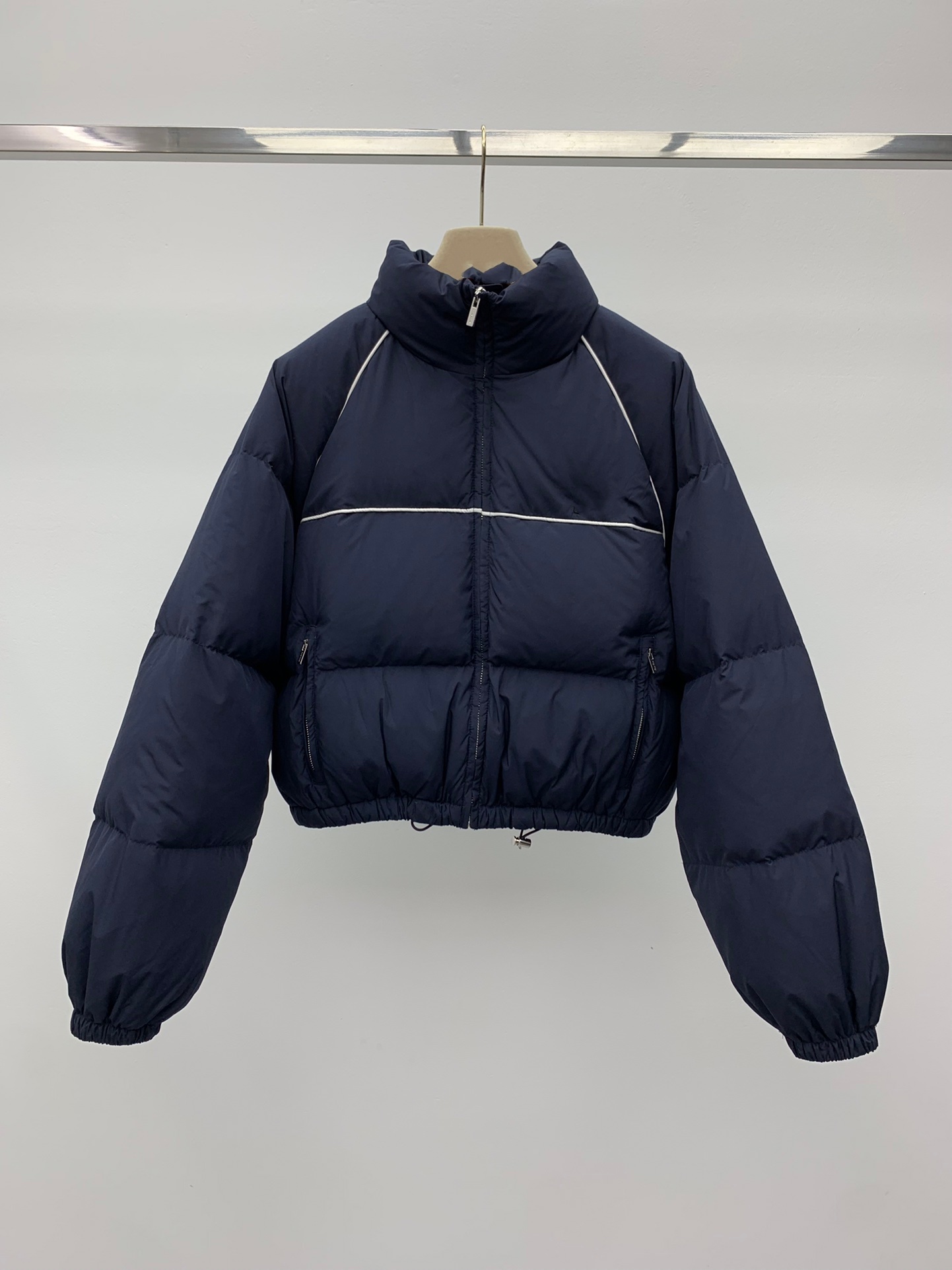 25 autumn/winter sports style short down jacket