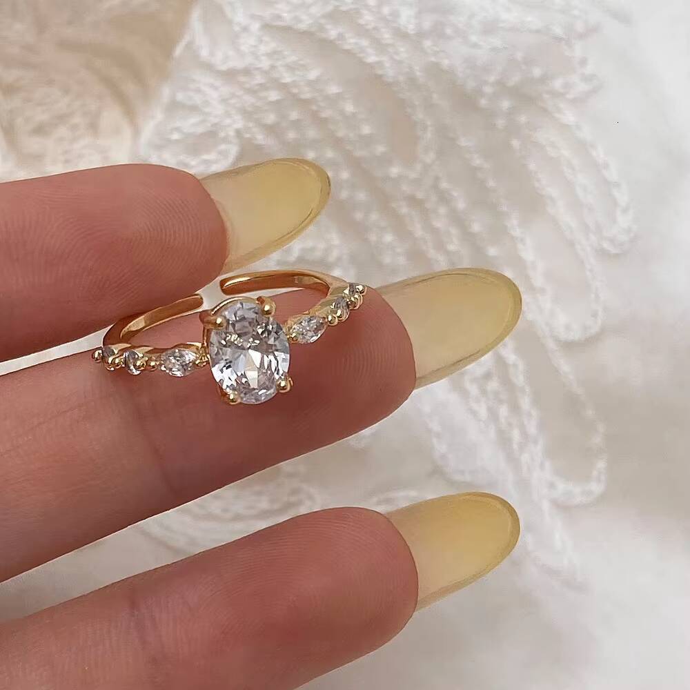 NATUNA Custom Womens Engagement Ring 925 Silver Oval Main Stone Moissanite D Color VVS1 Mossanite Moissanite Ring