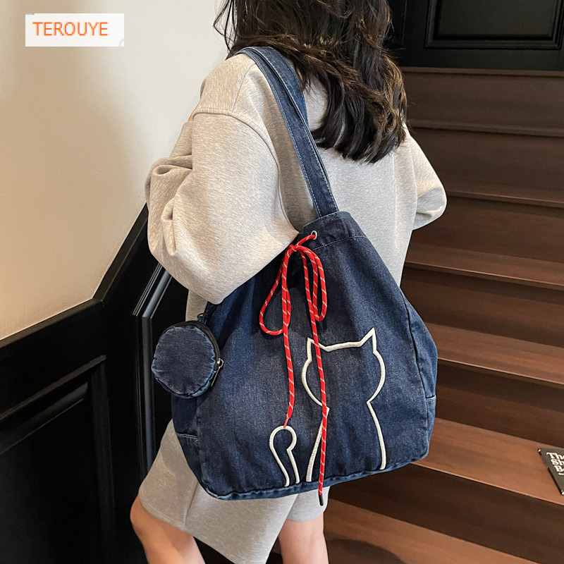 Winter New Embroidered Cowboy Handbag Fashionable and Casual Large Capacity Underarm Bag Trendy and Versatile Women's Shoulder Bag Luxury Designe