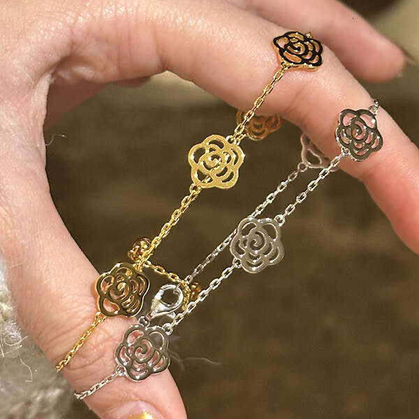 New Hollow Camellia Bracelet 2024 Vintage Style High-Value Design Light Fashion Jewelry