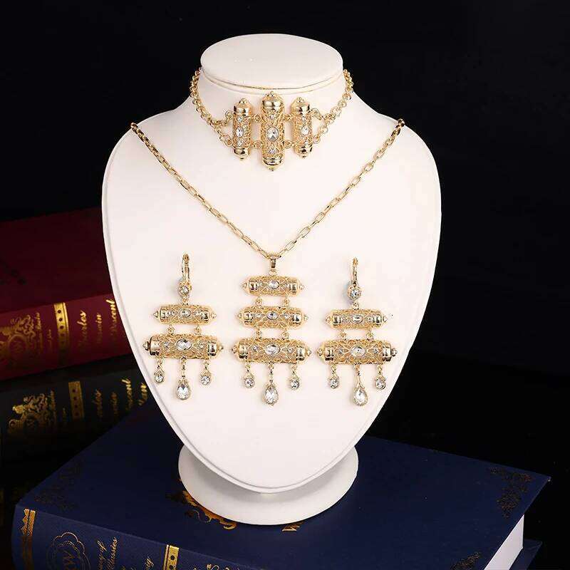 A Of Exquisite Rhinestone Bride Jewelry Set Pure Hand Combination Necklace Bracelet Earrings Three-Piece Moroccan
