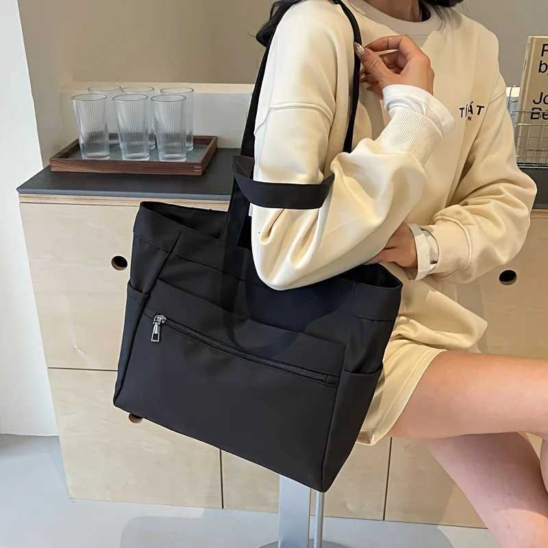 New Womens Shoulder Bag Large Capacity Multiple Pockets Handbag Simple Canvas Tote Bag Daily CommutingL251023