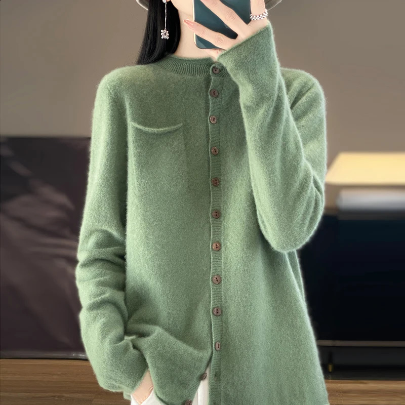 100 Merino Wool Womens Sweater Cardigan Fashion Crewneck High Quality Crimped Knit Pure Color Pocket Loose 251022