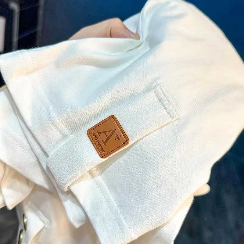 Solid color simple short sleeved Tshirt for mens summer 2025 new fashion outfit loose short sleeved topXJ251023
