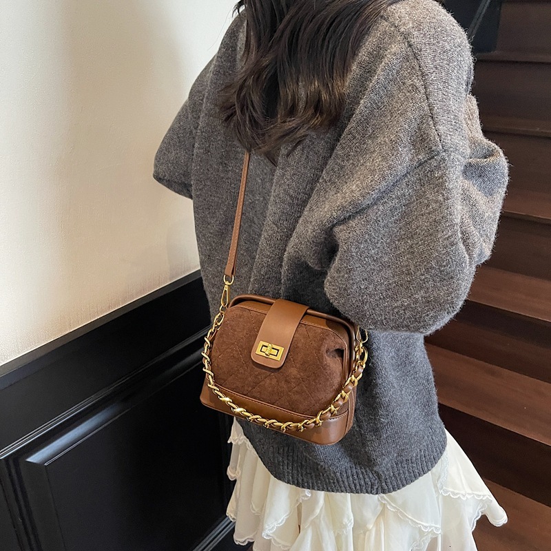 Luxury Brand Designer Bag Women's Bag New 2025 Autumn Small Style Quilted Chain Shoulder Bag Handbag Messenger Bag Versatile Crossbody Bag