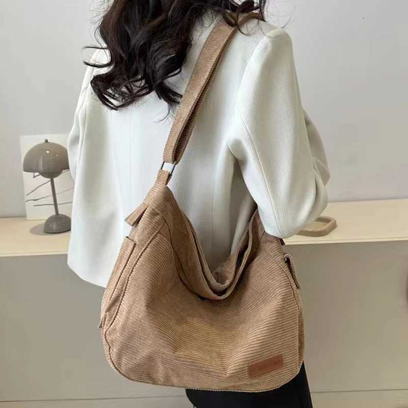 Fashion New Corduroy Tote Bag Womens Large Capacity Student Classroom Bag White Simple and Versatile One Shoulder Crossbody BagL251023