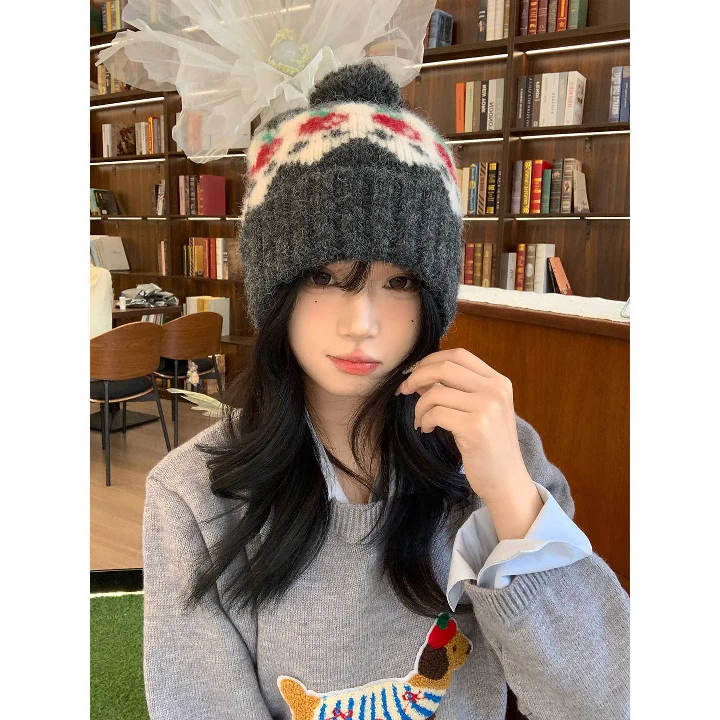 Adorable Apple Jacquard Knit Hat Warm FleeceLined Windproof Earflap Hat AutumnWinter Fashionable Knit Hat for All OccasionsXJ251023