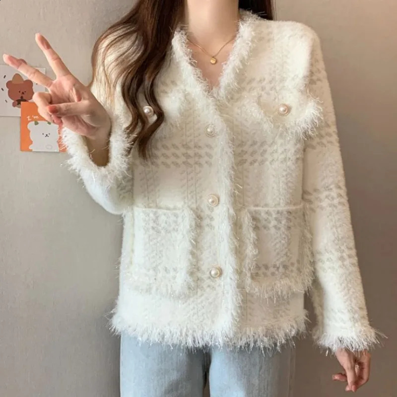 Cardigan for Women Fringe Novelties in Casual Youth Korean Style Lightweight Clothing Sales Y2k V Neck Knitted Sweater Woman 251022