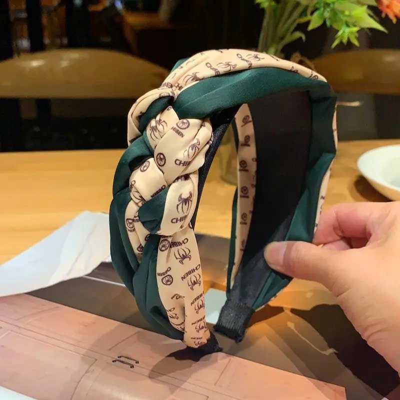 New Braided Stripe band Wen Elegant Wide Satin Hair Accories Fashion Heaear Haiand Hair Accories for Girls Y251023