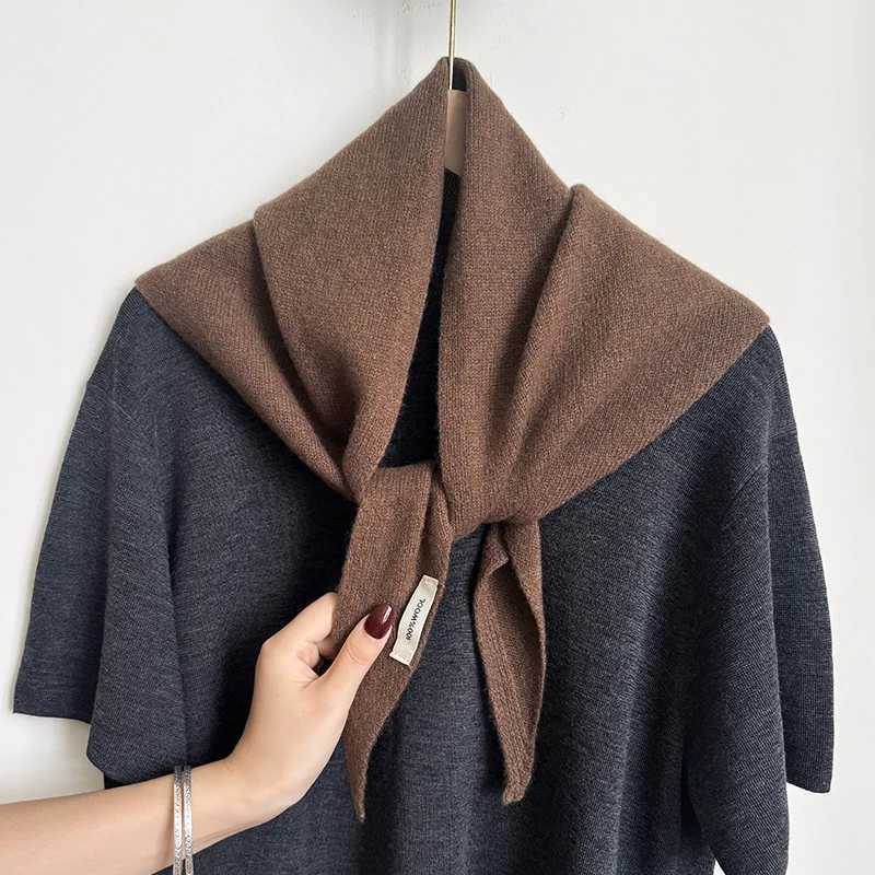 Wool Knit Triangle Scarf Wrap MultiFunctional Winter Head Cover for Women Warm Versatile Shawl Neck Warmer J251113