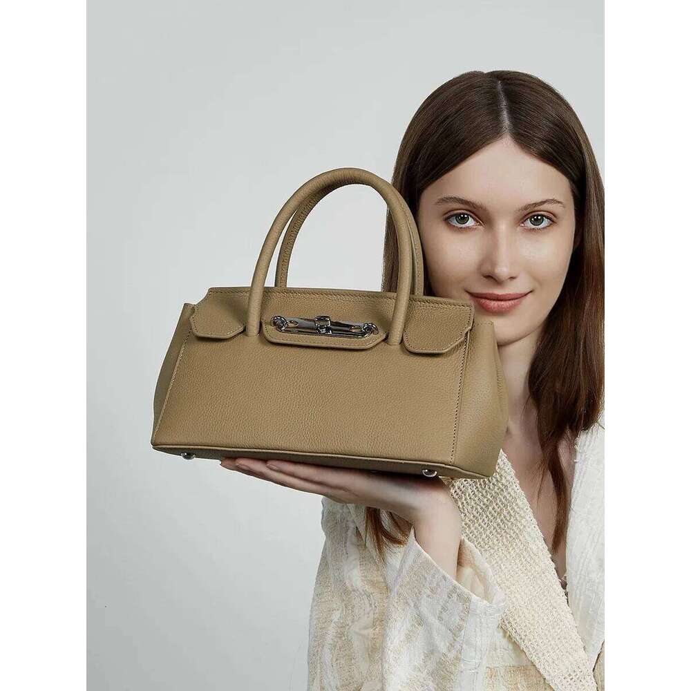 Genuine Leather First Layer Cowhide Boston Women's 2025 New Commuter Versatile Bowling Shoulder Niche Crossbody Hand Bag
