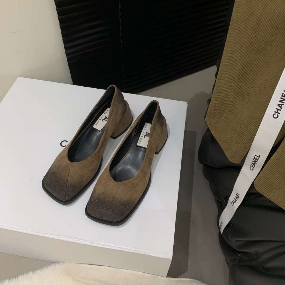 2025 New French Style Elegant Shoes Women's Square Toe Chunky Heel Shallow Mouth Mary Jane Commuter Shoes with Refined Design