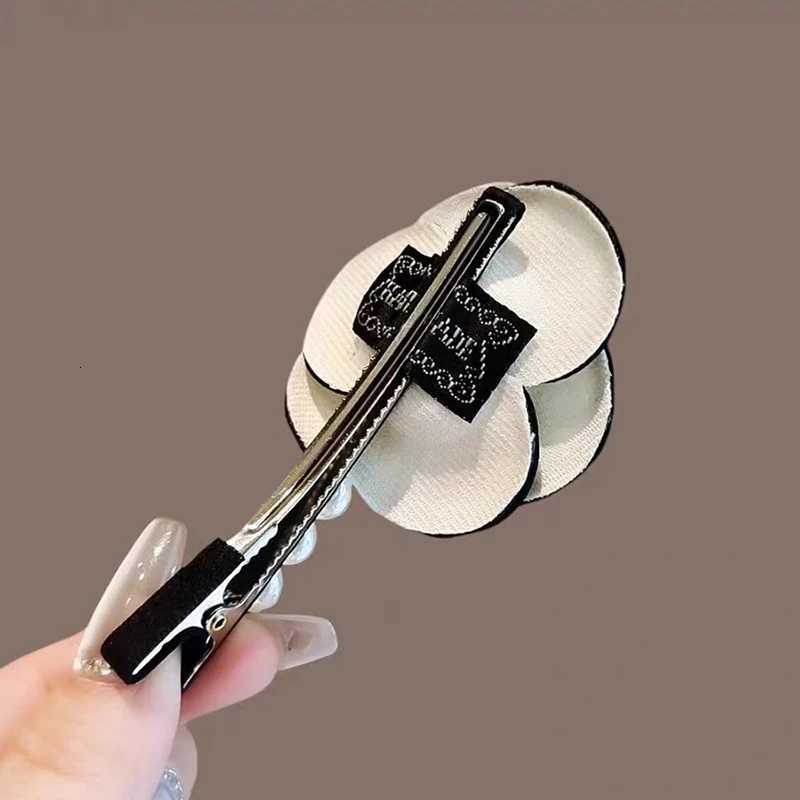 Korean Style Wen Girls Fashon Elegant Pearl lia Brooches Pins Exquisite Design La Classic Wedding Party Corsage Badg Y251023