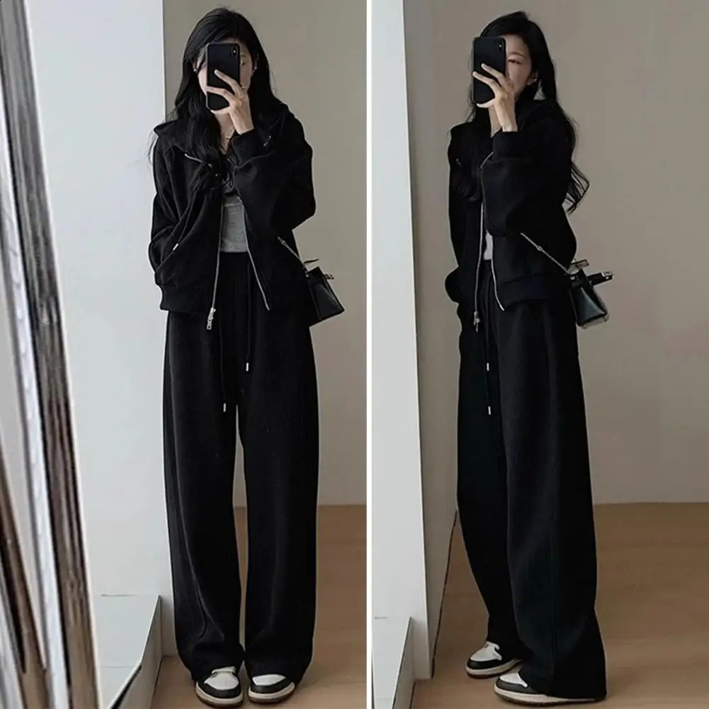 Lady Autumn Tracksuit Winter Sportswear Set with Hooded Jacket Wide Leg Pants for Women Plush Lined Coat 251022