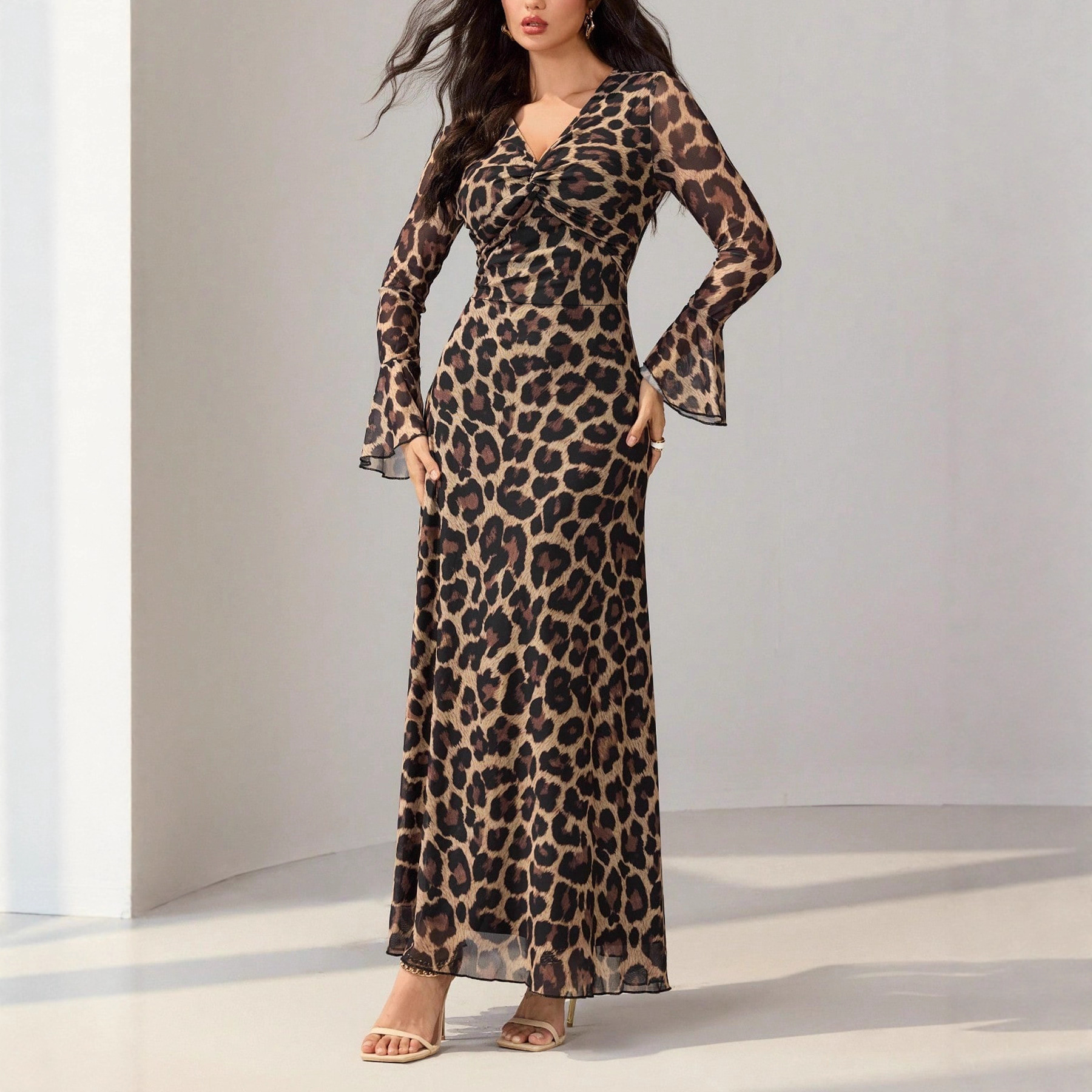 European and American fashion designer women's V-neck leopard print long sleeved dress new elegant women's long skirt
