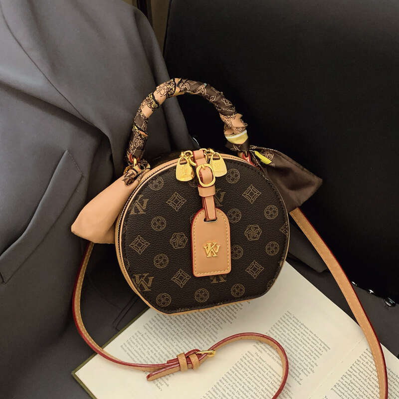 High-End Handheld Vintage Round for Women 2025 New Luxury Single Shoulder Crossbody Bag designer
