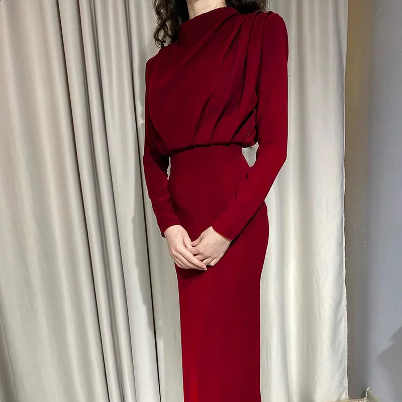 Womens Spring Dresses with European and American Temperament Waist Wrapped Solid Color Long Skirt Long Sleeves Round Nec 251023