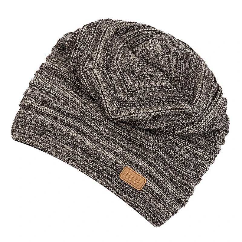 New Sty Unisex Slouchy Winter Hats Men Wen Striped Mix Warm Beanie NIU Label Decor Plush Fur Li Winter Knitted HatW251023