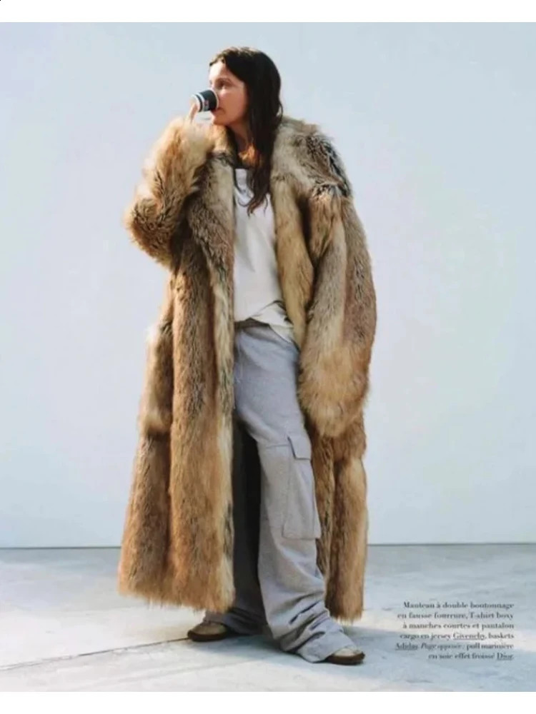 Mauroicardi Autumn Winter Oversized Colorful Thick Warm Faux Fur Coat Men y Fluffy Overcoat Runway European Fashion 251023