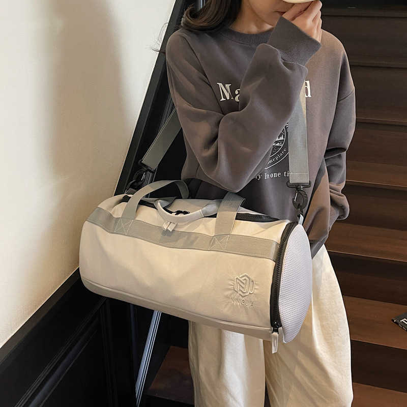 Travel Bag Men Large Capacity Outgoing Handheld Travel Luggage Bag Women Fashionable Dry Wet Separation Cylinder Sports Gym Bag W251023