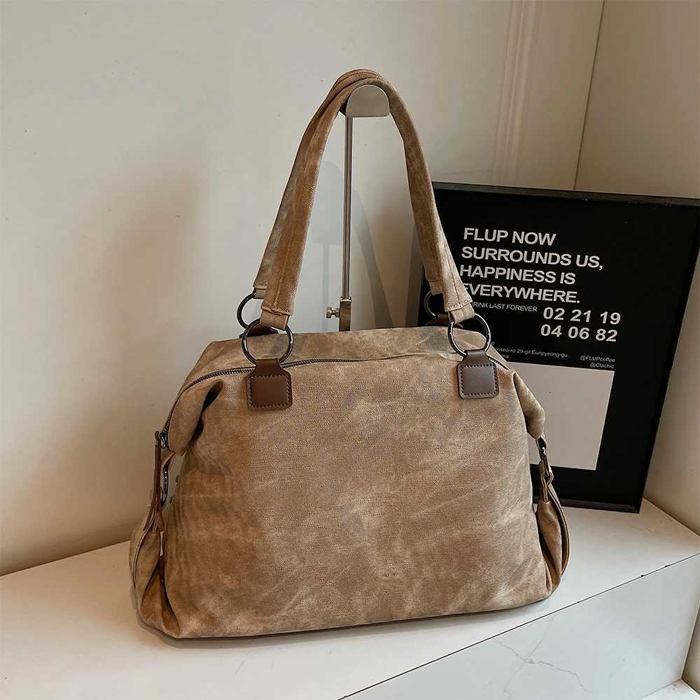 AutumnWinter Retro Commuter Single Shoulder Bag for Women 2025 New Rivet Tote Bag Large Capacity Travel HandbagL251023