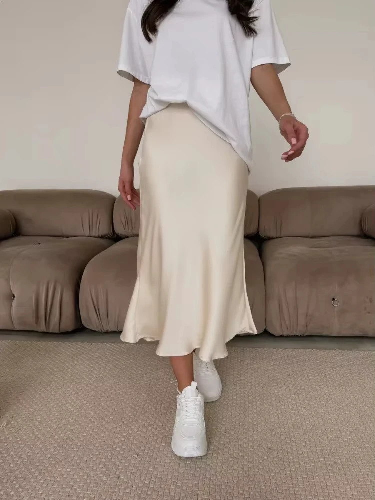 Black Womens Skirt Fashion Temperament Elegant Long Autumn Simple Comfort Champagne Elastic High Waist Skirts 251022