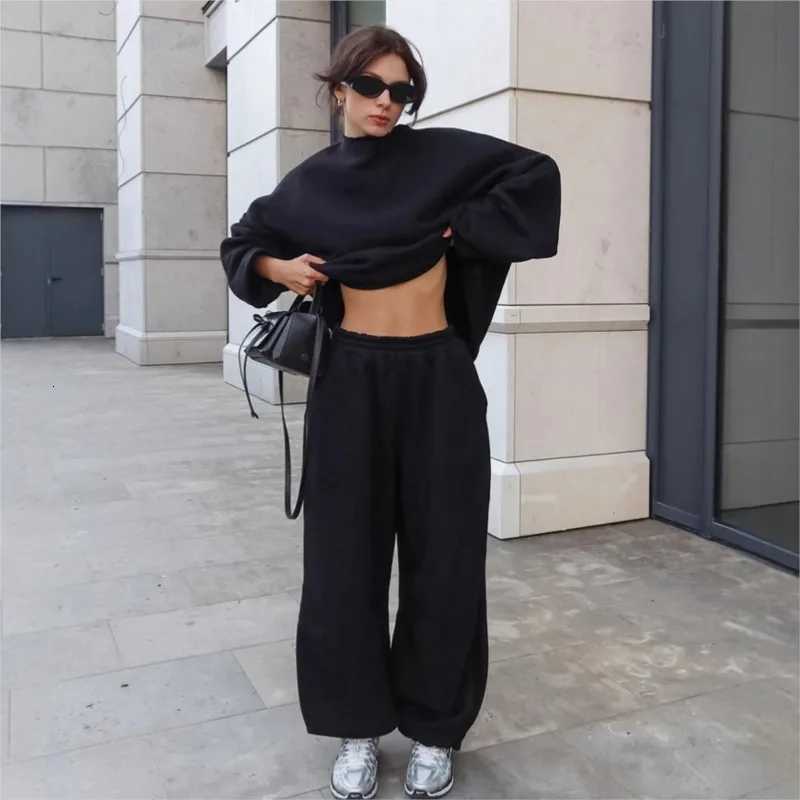 2025 Autumn Winter Fashion Sports Suit Fashionable Solid Color Loose Longsleeved Top And Casual Sports Trousers Twopiece SetT251022