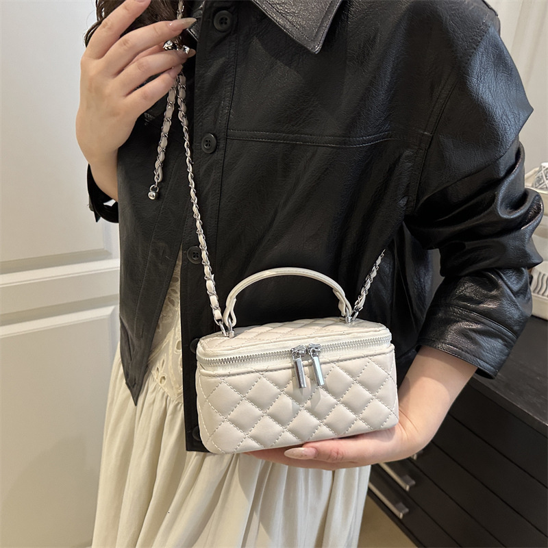 Luxury Brand Designer Bag New Women's Handbag Small Square Bag Personality Stylish Makeup Box Bag High-Value Chain Quilted Crossbody Bag
