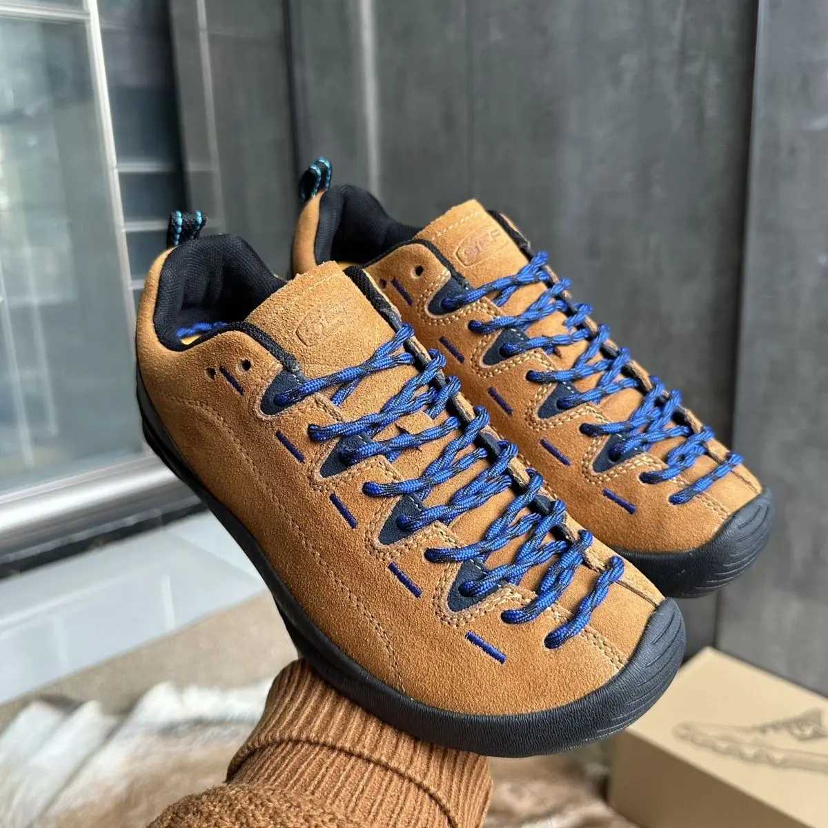 Rock Climbing Shoes Outdoor Mens Climbing Shoes New Professional Indoor Outdoor Climbing Shoes Nonslip Breathable J251023